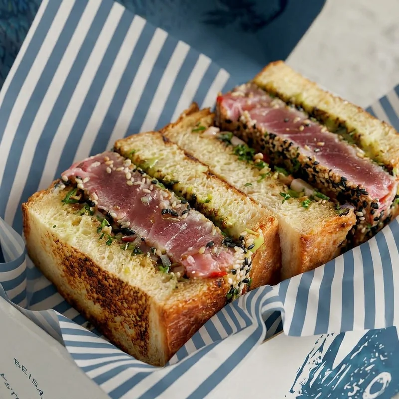 Fresh tuna sandwich